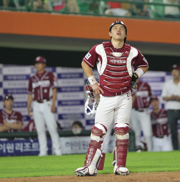 홈승부에서 비디오판독으로 세이프선언